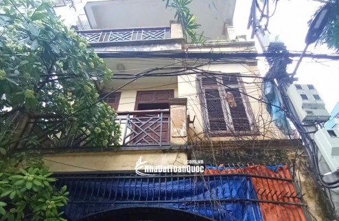 Bán nhà mặt hồ phố Quan Nhân, ô tô đỗ cửa- Kinh doanh- 3,5 tầng, DT 68m2- Mặt tiền 5.1m- Giả chỉ 18,5 tỷ